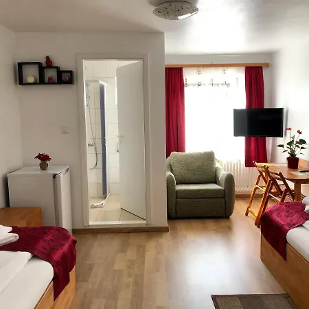 Rote Rosen בית הארחה