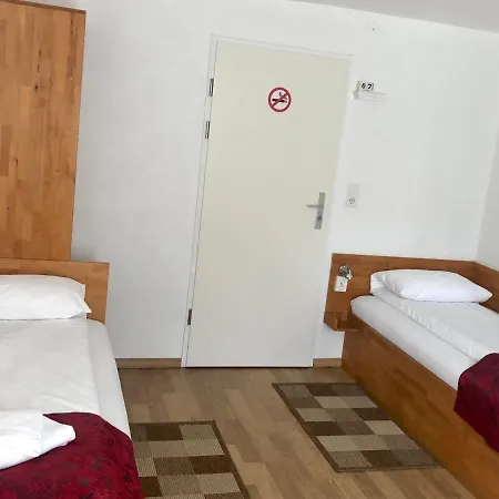 Rote Rosen בית הארחה סייסן