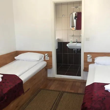 בית הארחה Rote Rosen סייסן