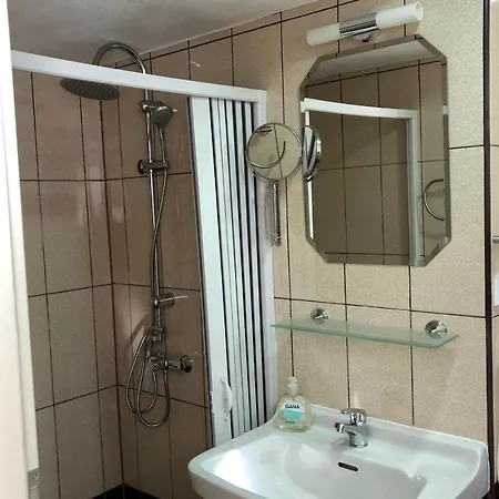 Rote Rosen בית הארחה