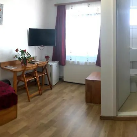 Rote Rosen בית הארחה סייסן