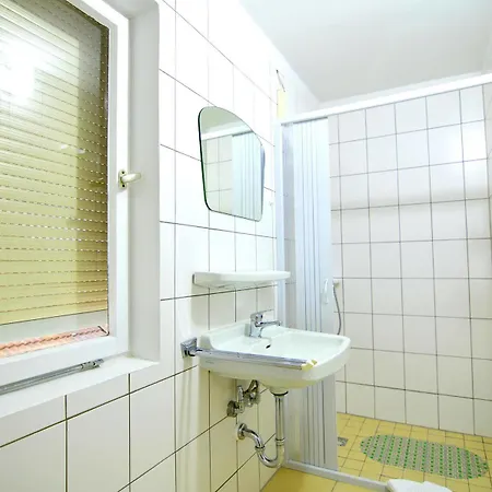 Rote Rosen בית הארחה 3*